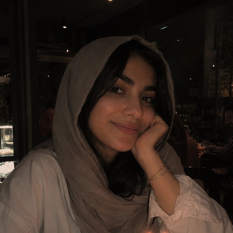 رها طباطبایی